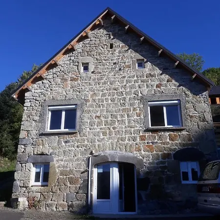 Les Roses Des Bois Bed & Breakfast *