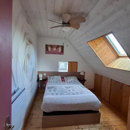 Les Roses Des Bois Bed & Breakfast *