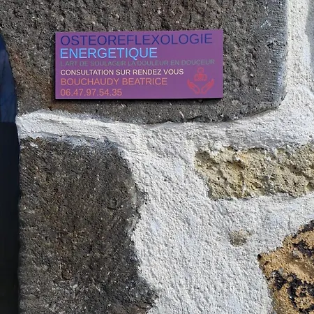 Les Roses Des Bois Bed & Breakfast 3*