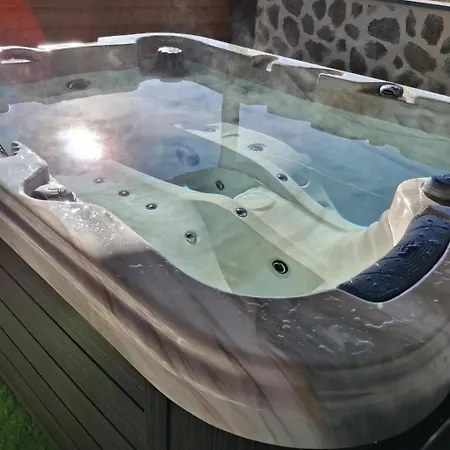 Les Roses Des Bois 3*