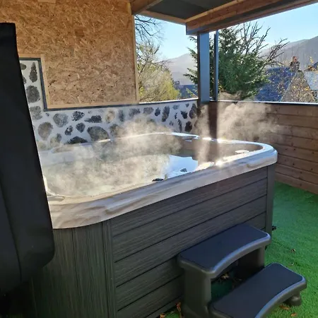 Les Roses Des Bois Bed & Breakfast