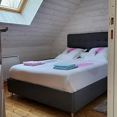 Les Roses Des Bois Bed & Breakfast