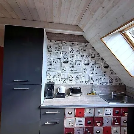 Bed & Breakfast Les Roses Des Bois 3*