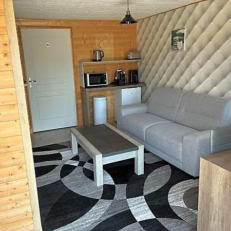 Bed & Breakfast Les Roses Des Bois 3*